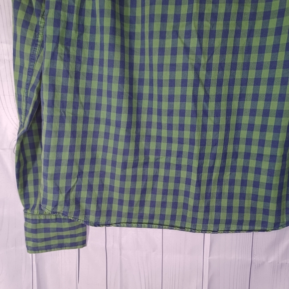 Abercrombie & Fitch muscle button down shirt - Picture 7 of 8